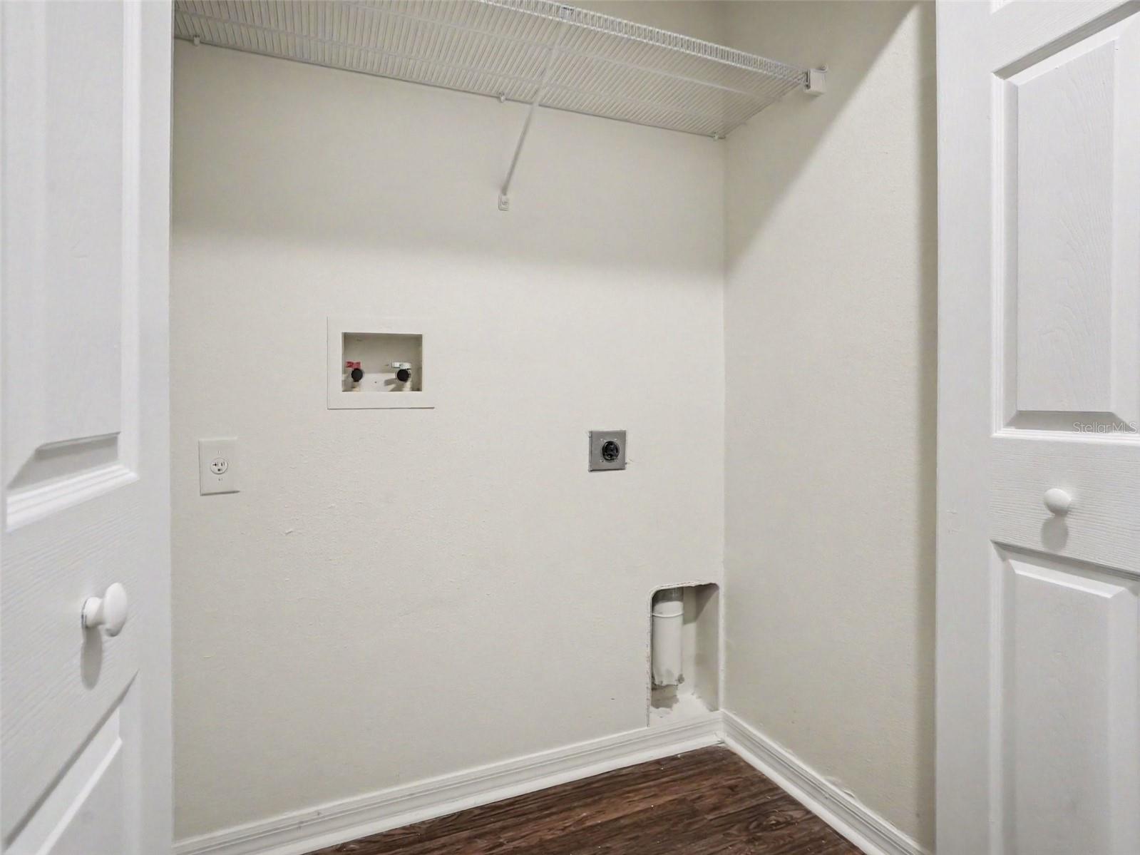 909 Bristle Cone Ct Property Photo 8
