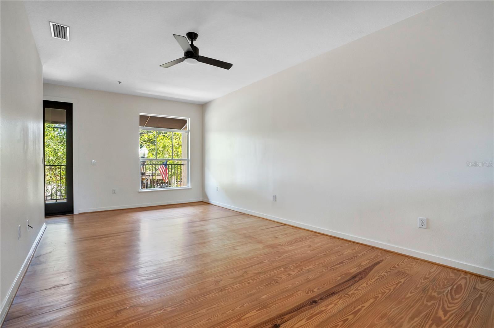 828 E Washington St Property Photo 20