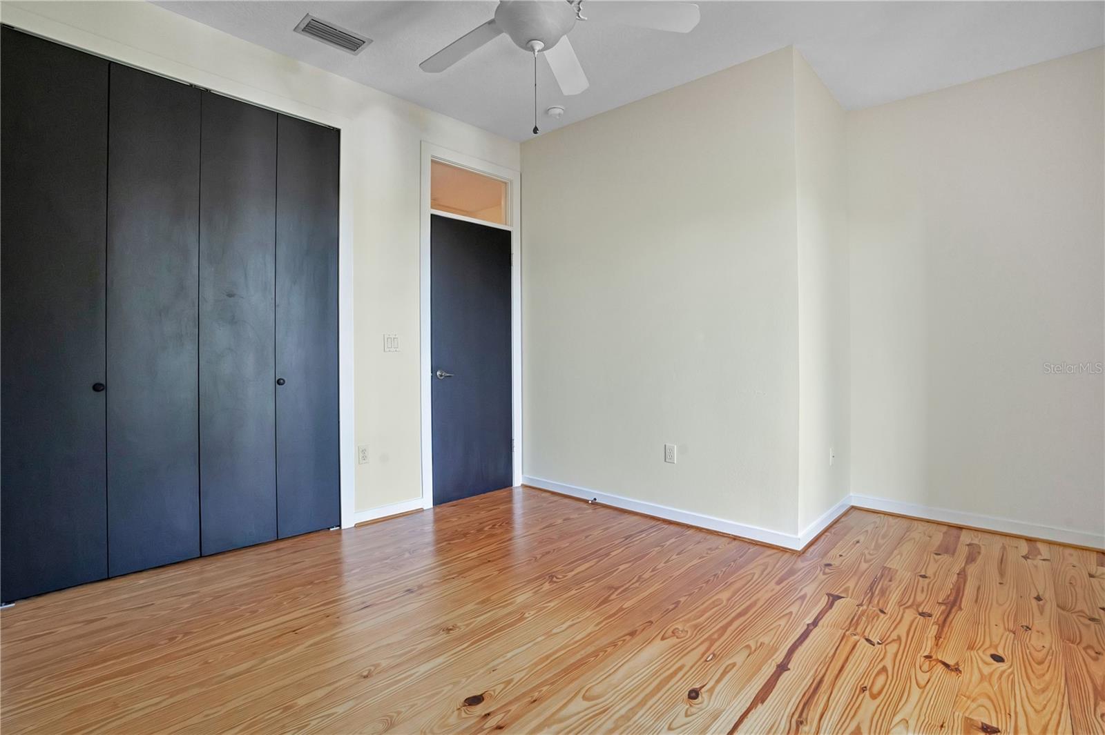 828 E Washington St Property Photo 29