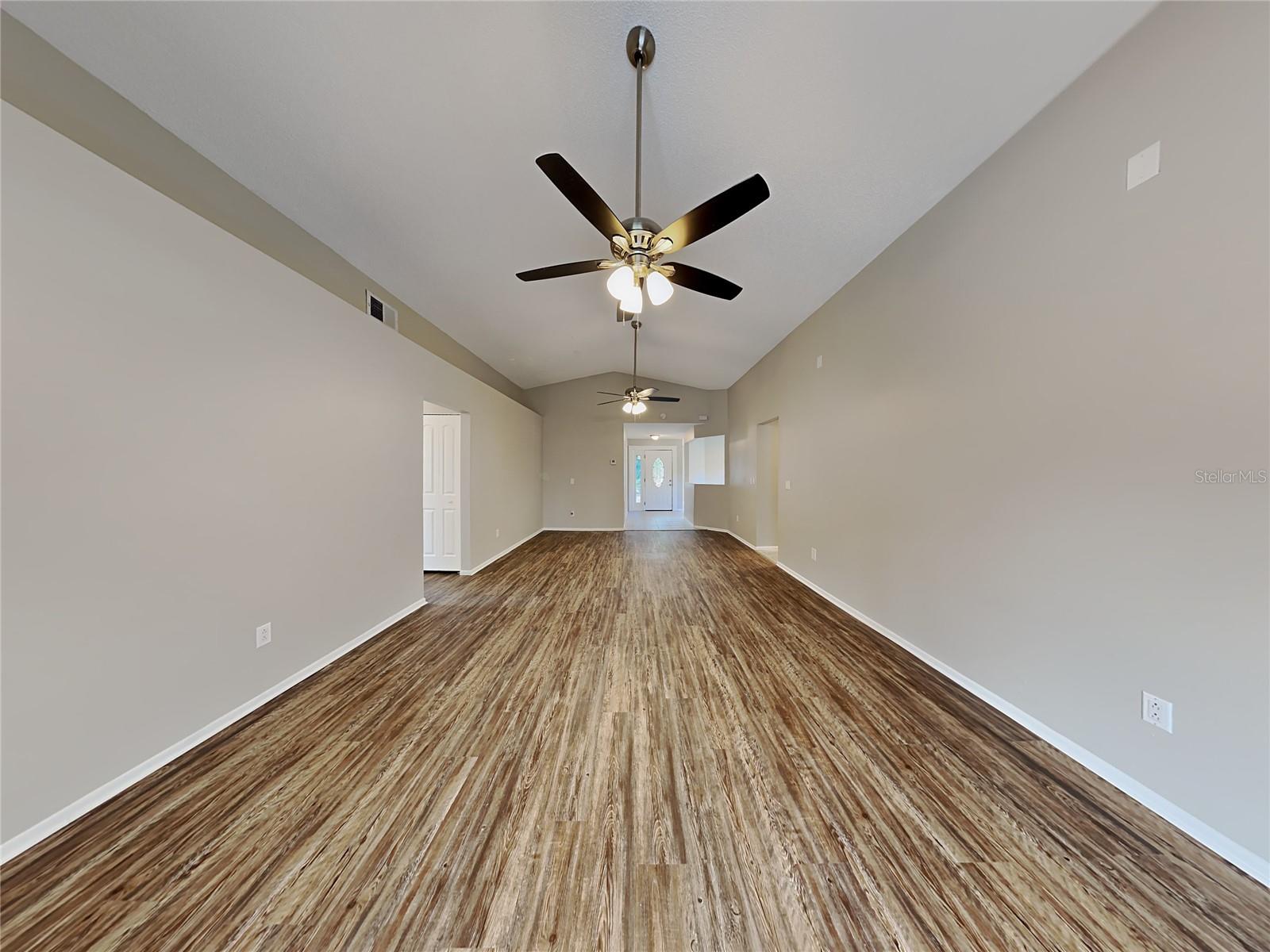 1408 Sugarberry Ln Property Photo 2