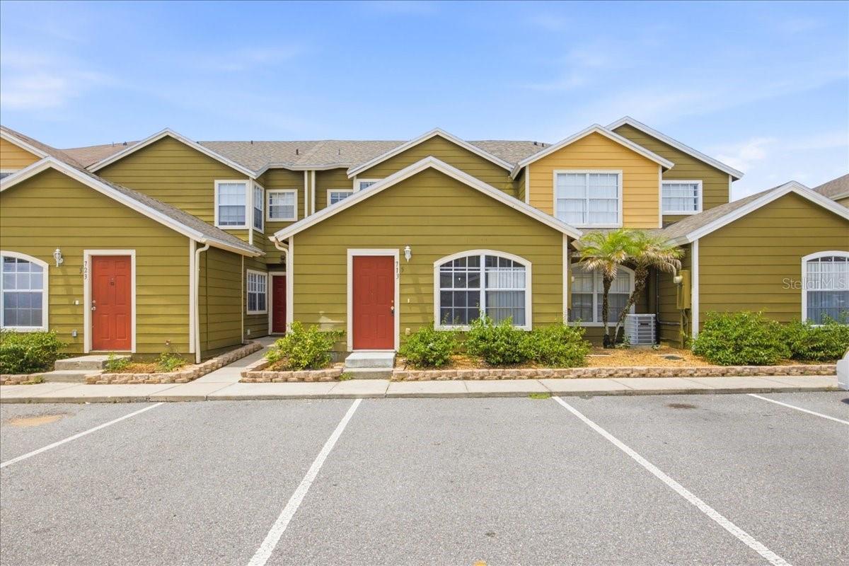 713 Washington Palm Loop #front Unit Property Photo 1