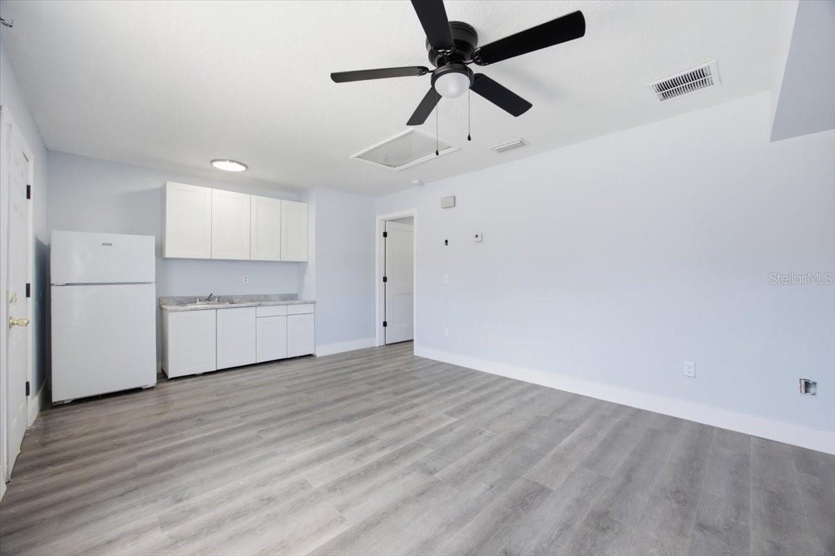 713 Washington Palm Loop #front Unit Property Photo 3