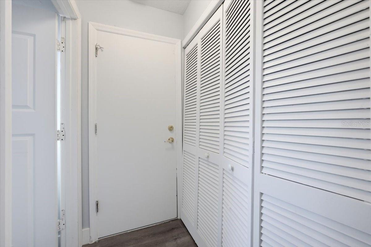 713 Washington Palm Loop #front Unit Property Photo 9