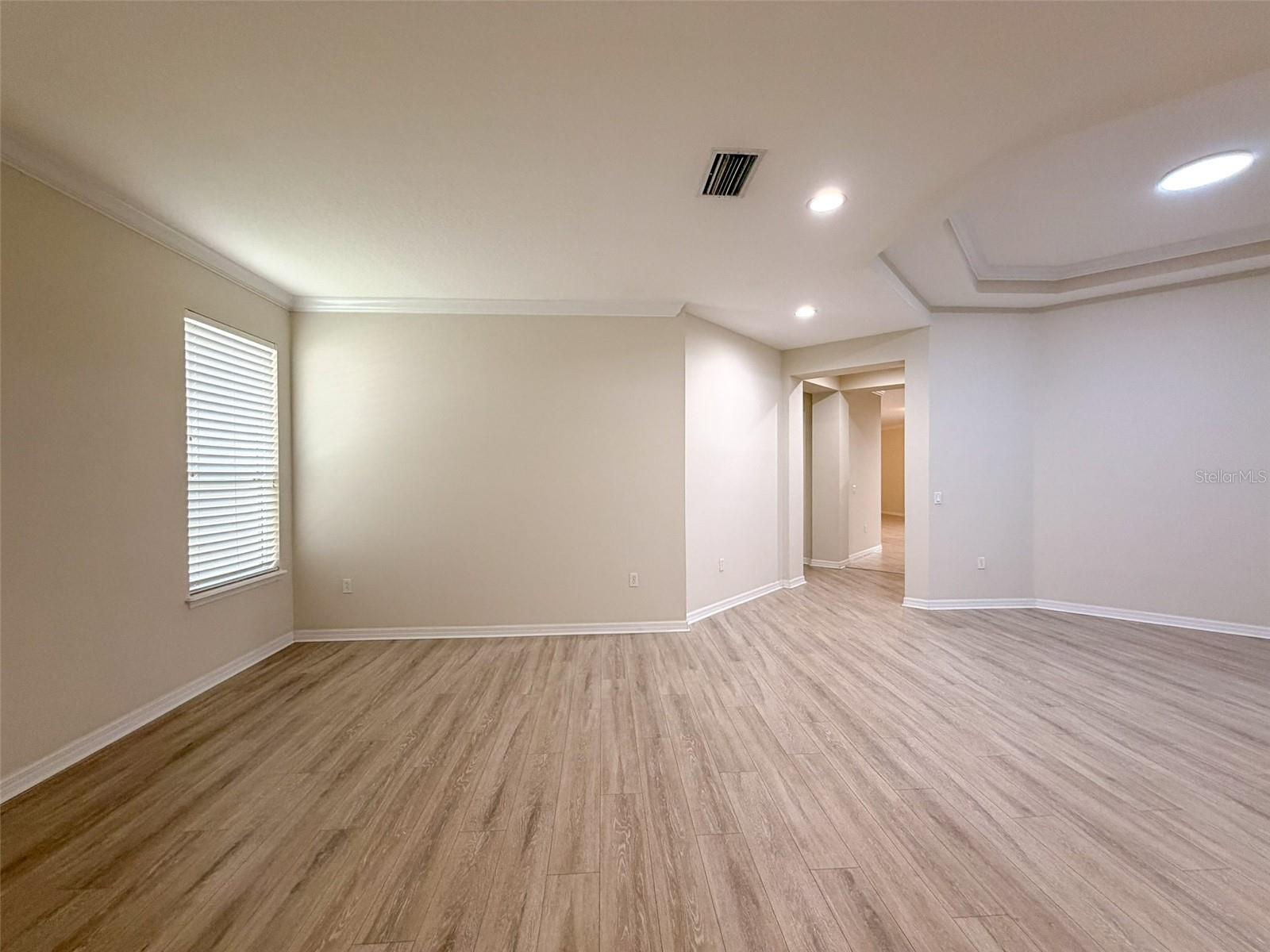 12947 Runswick Ave Property Photo 3