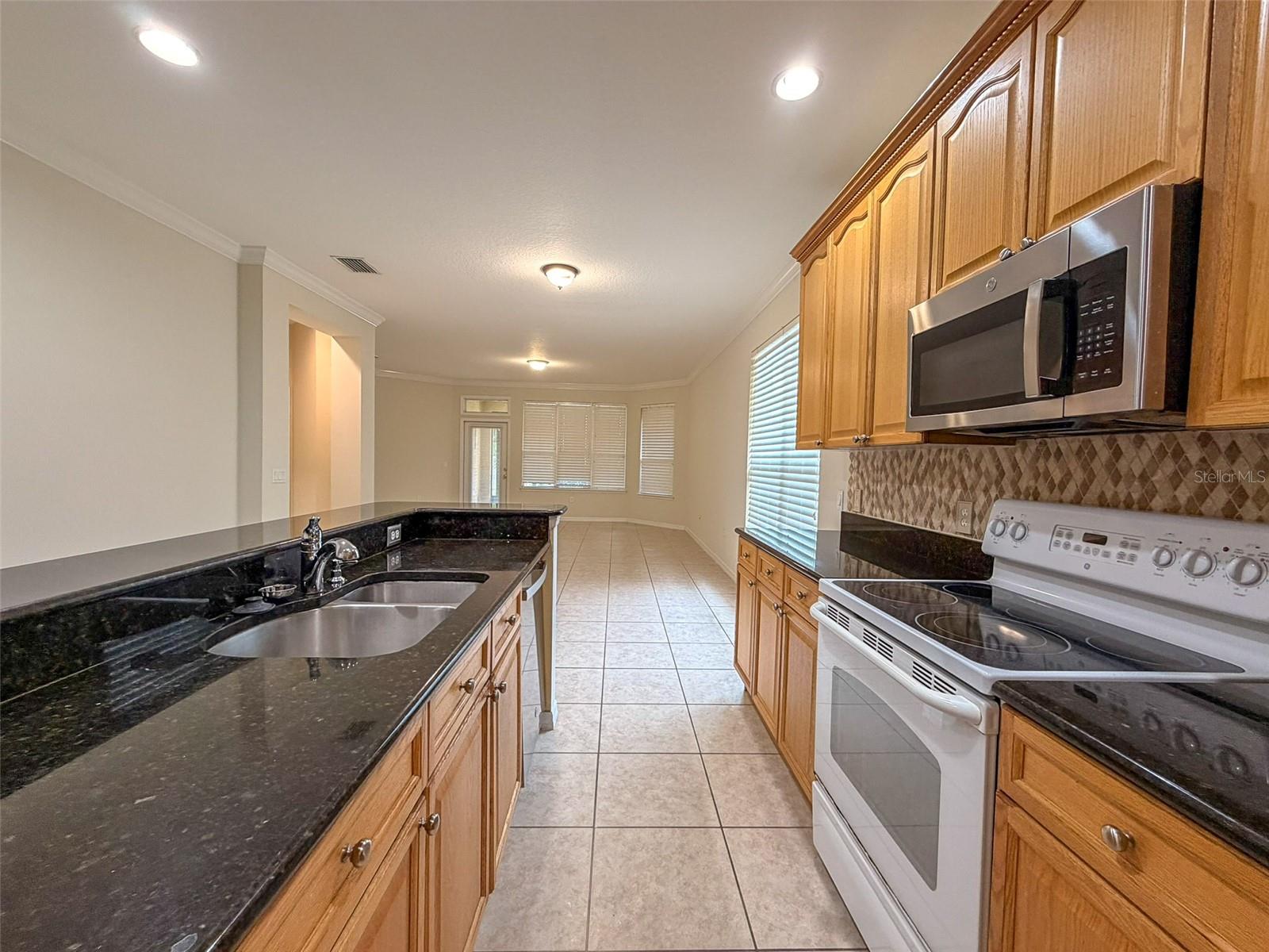 12947 Runswick Ave Property Photo 12