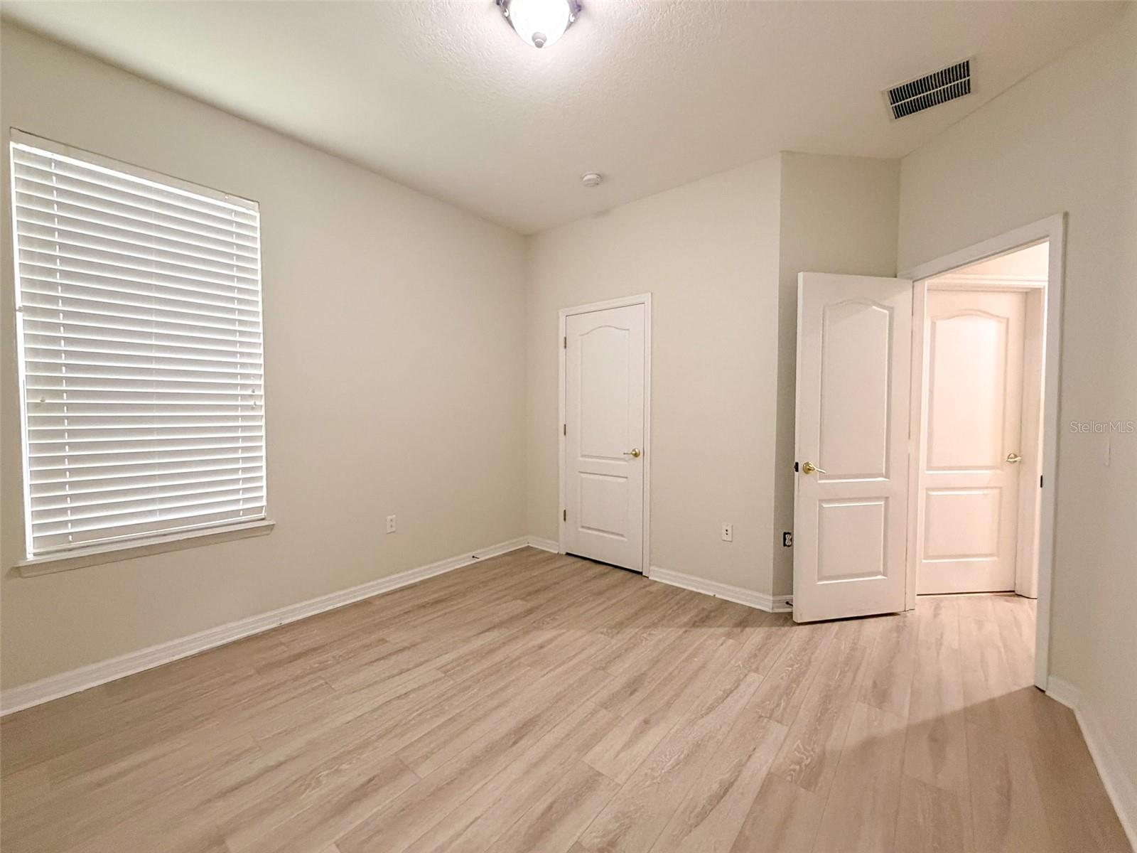 12947 Runswick Ave Property Photo 27