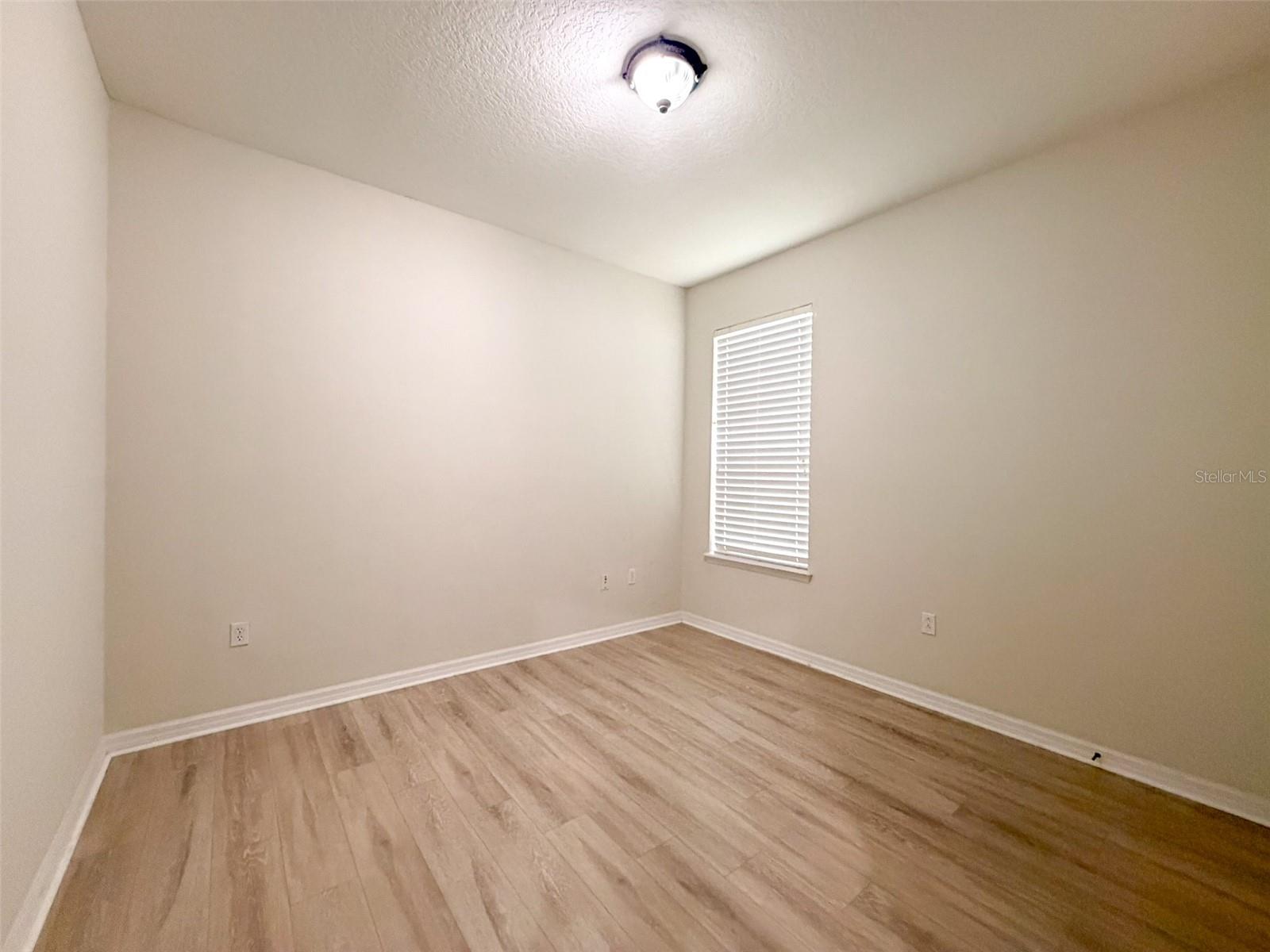 12947 Runswick Ave Property Photo 28