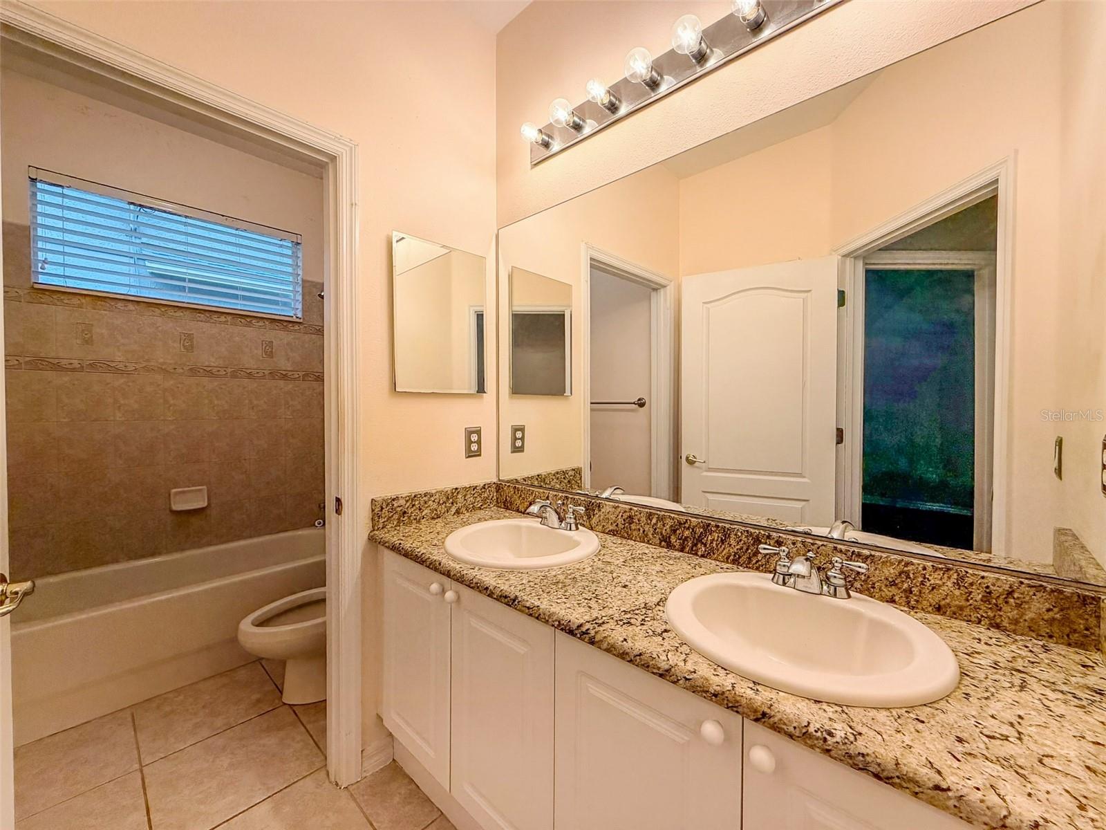 12947 Runswick Ave Property Photo 30