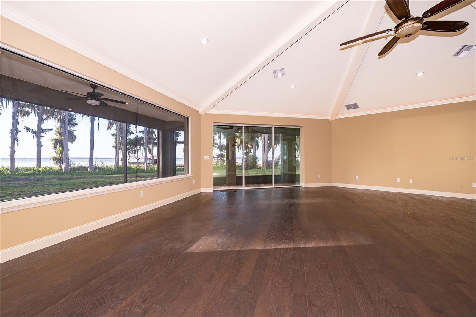 12131 Eagles Point Ct Property Photo 18