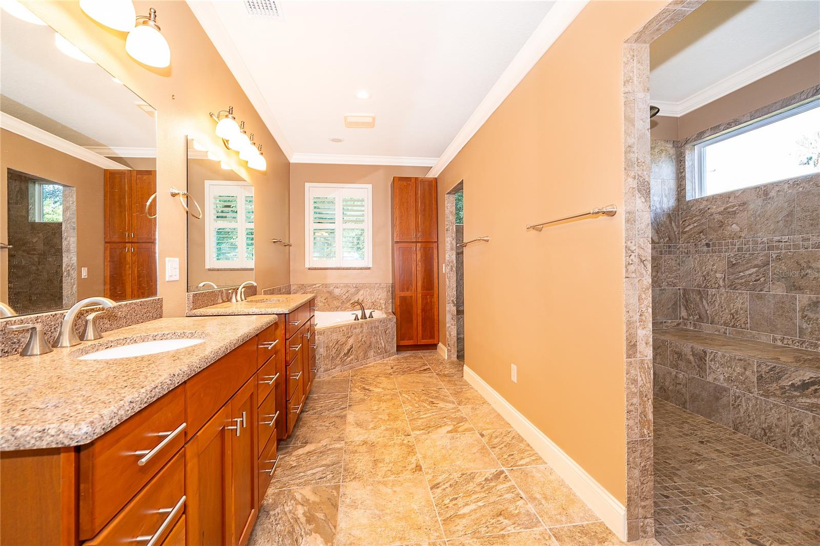 12131 Eagles Point Ct Property Photo 25