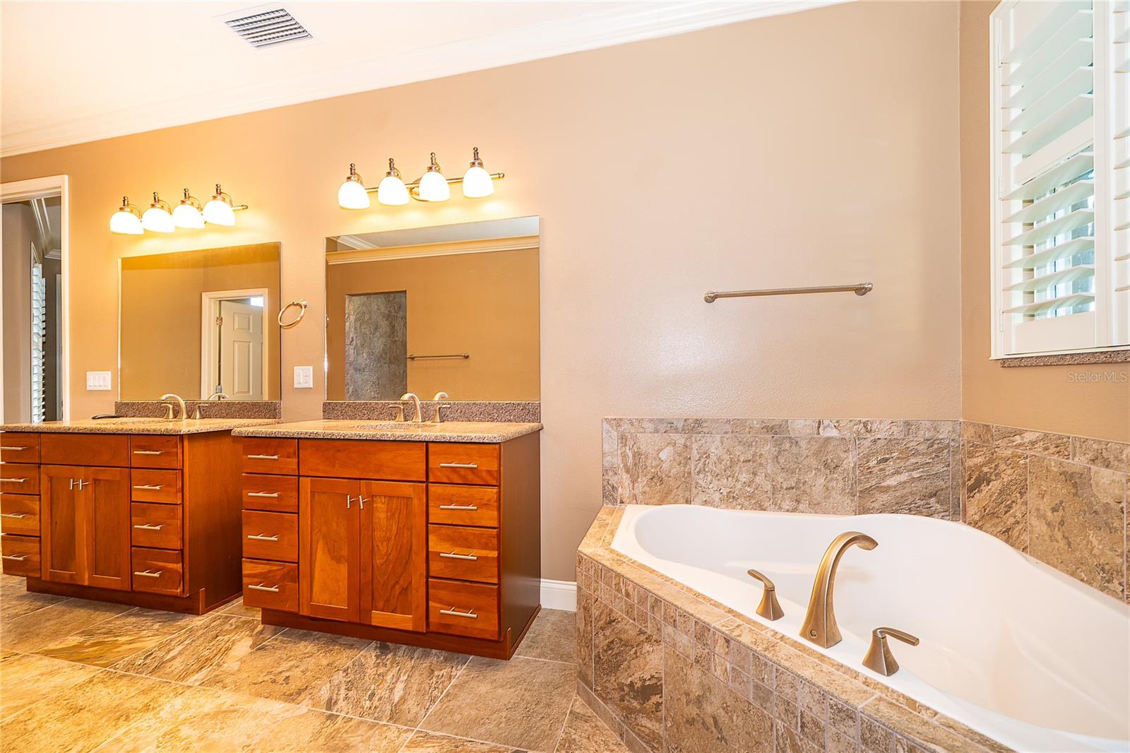12131 Eagles Point Ct Property Photo 26