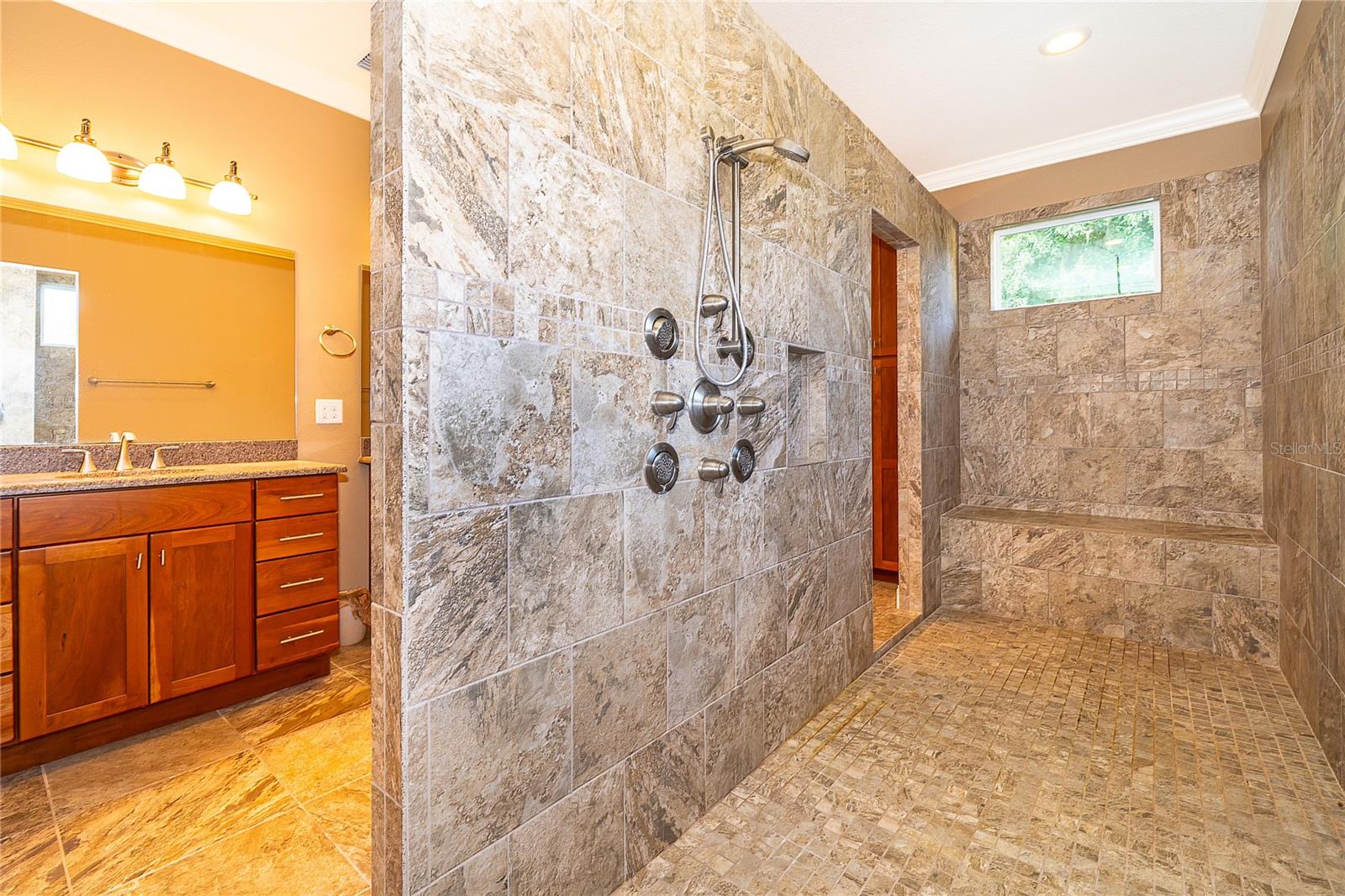 12131 Eagles Point Ct Property Photo 28