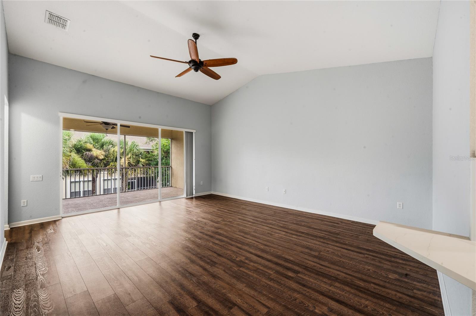 417 Hilgard Cv #. Property Photo 5