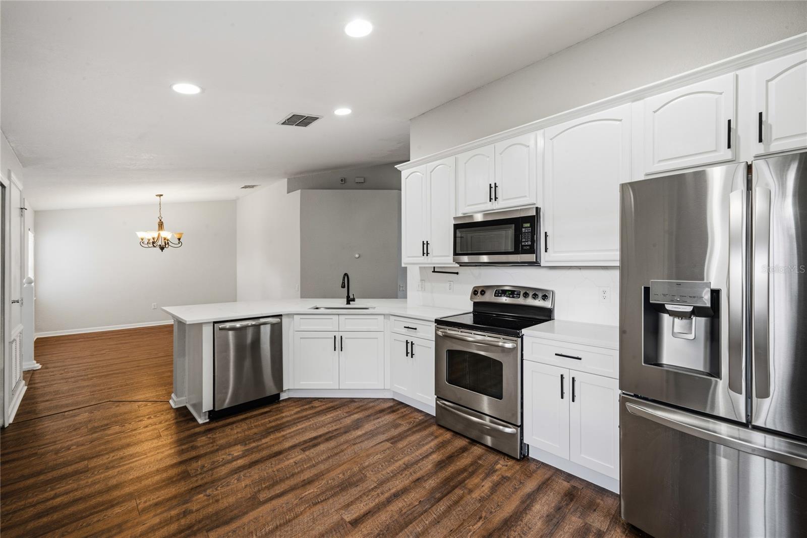 417 Hilgard Cv #. Property Photo 10