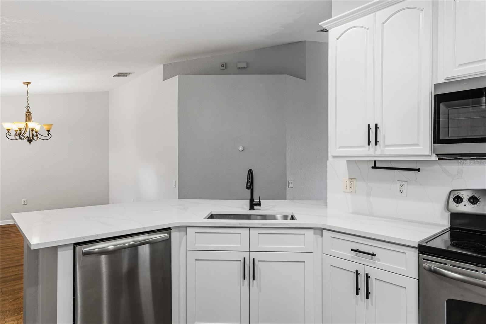 417 Hilgard Cv #. Property Photo 11