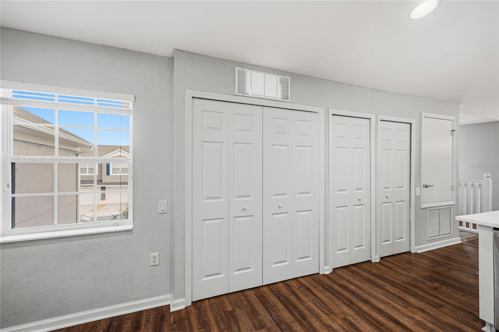 417 Hilgard Cv #. Property Photo 13
