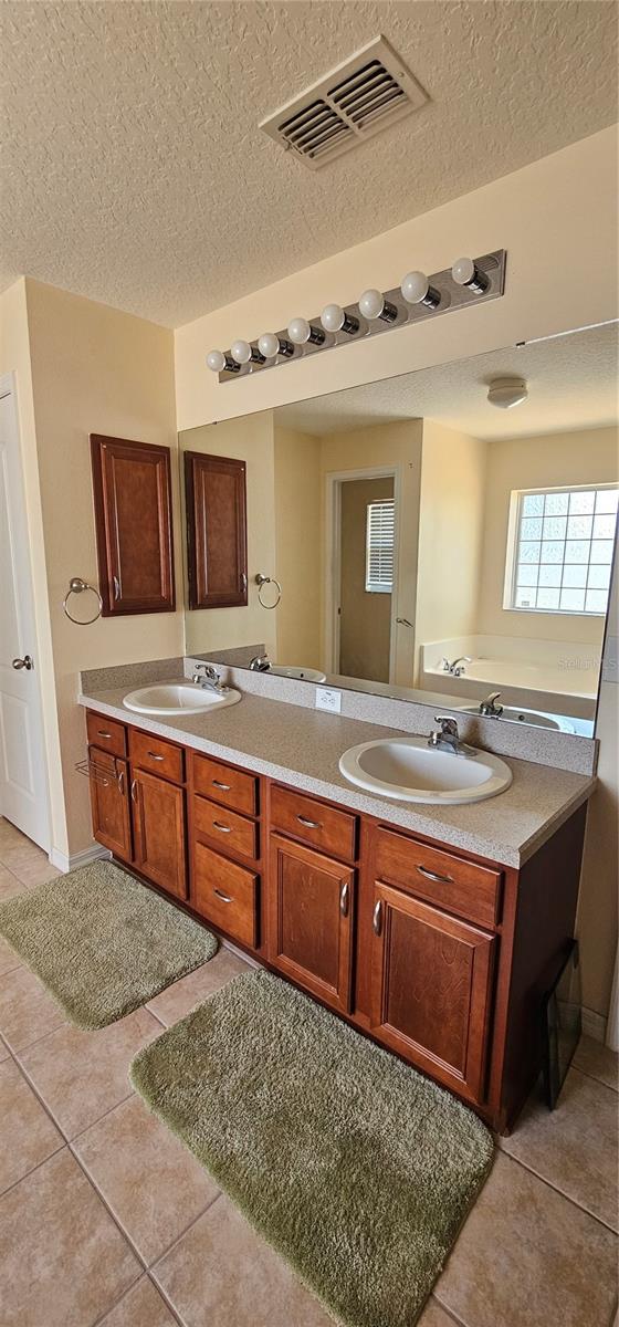 23705 Milford Dr Property Photo 10