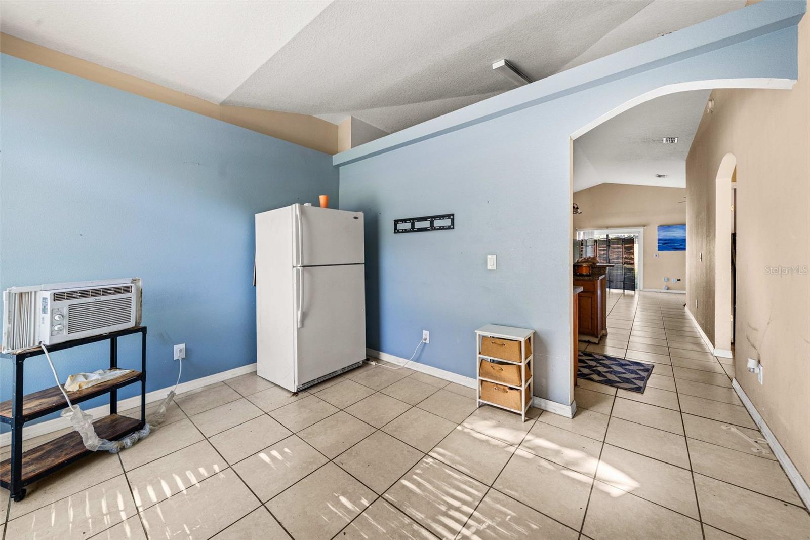 7865 Pine Fork Dr Property Photo 3