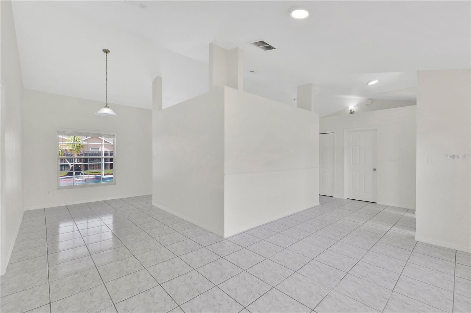 1097 Depot Ct Property Photo 3