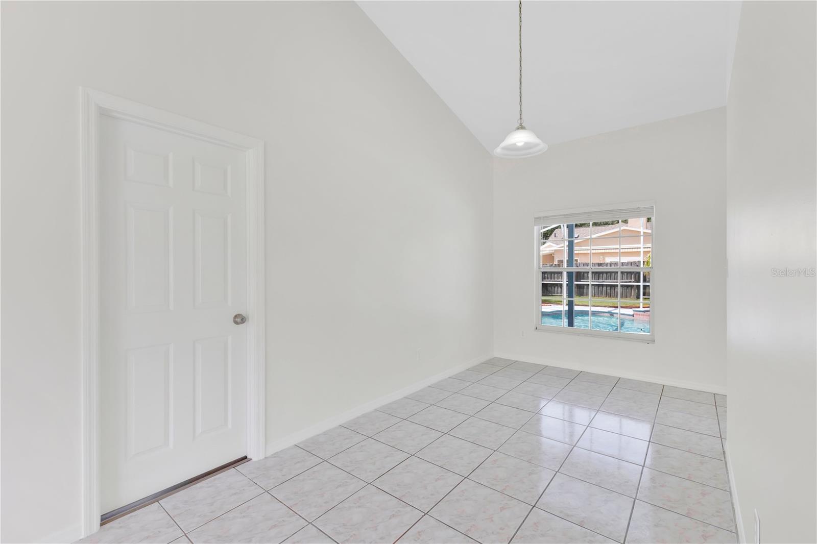 1097 Depot Ct Property Photo 4