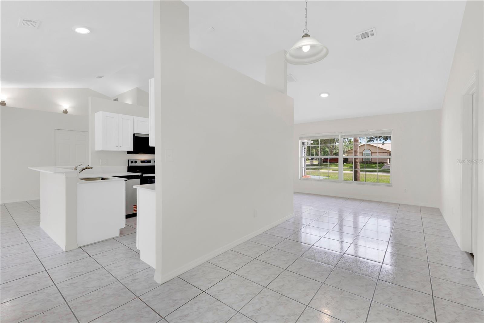 1097 Depot Ct Property Photo 5