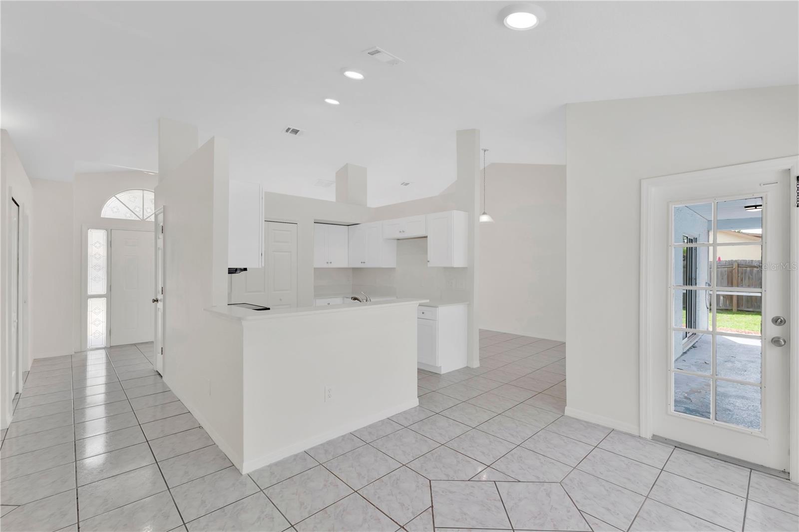 1097 Depot Ct Property Photo 7