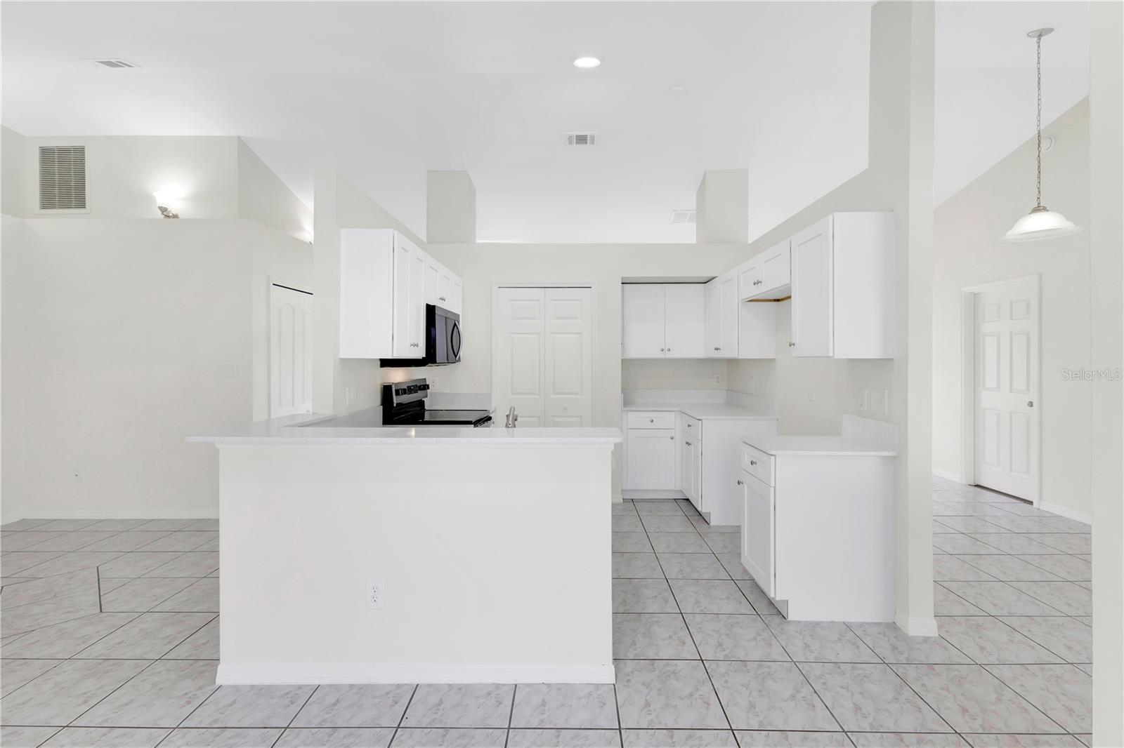 1097 Depot Ct Property Photo 8