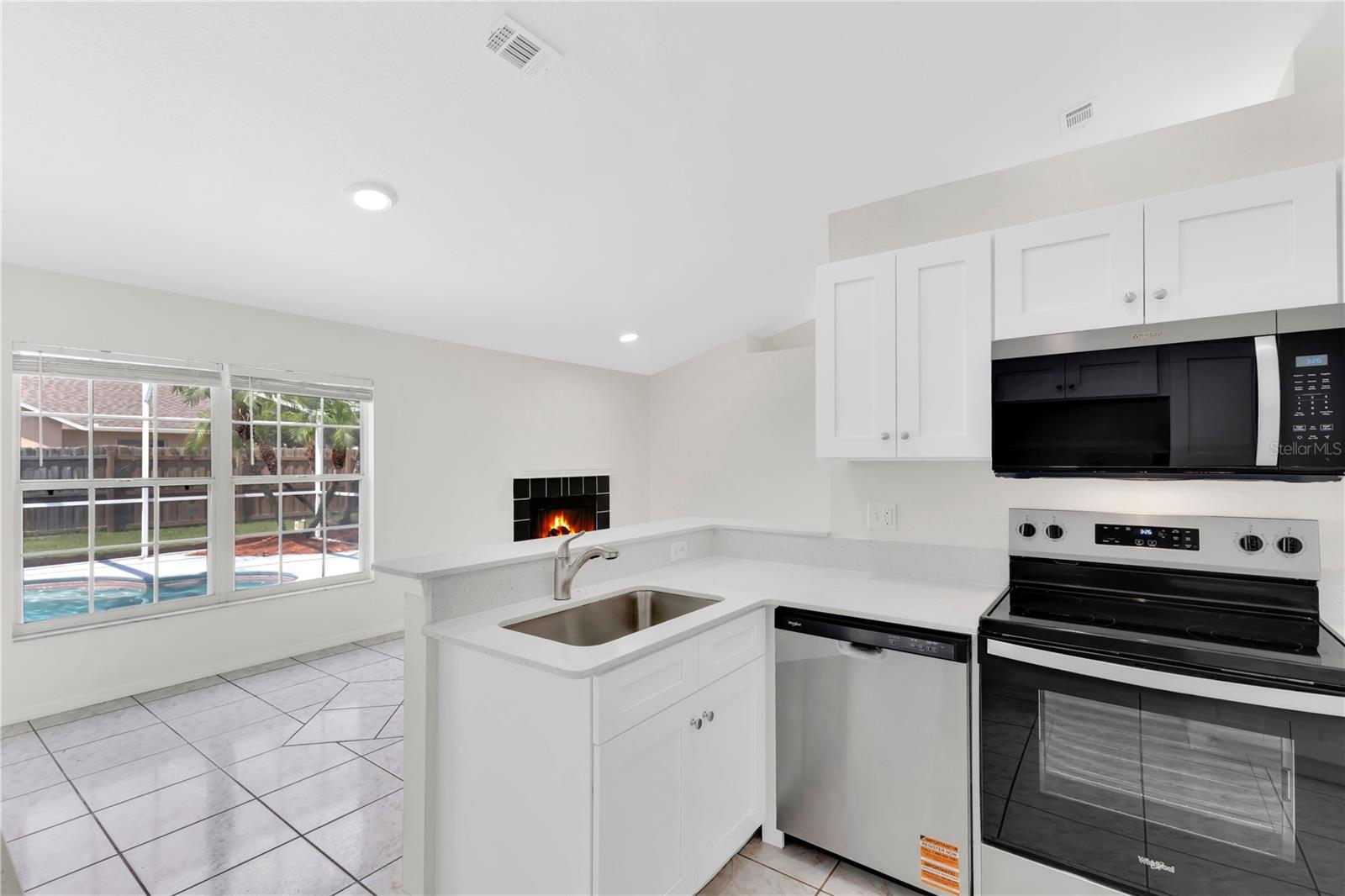 1097 Depot Ct Property Photo 11