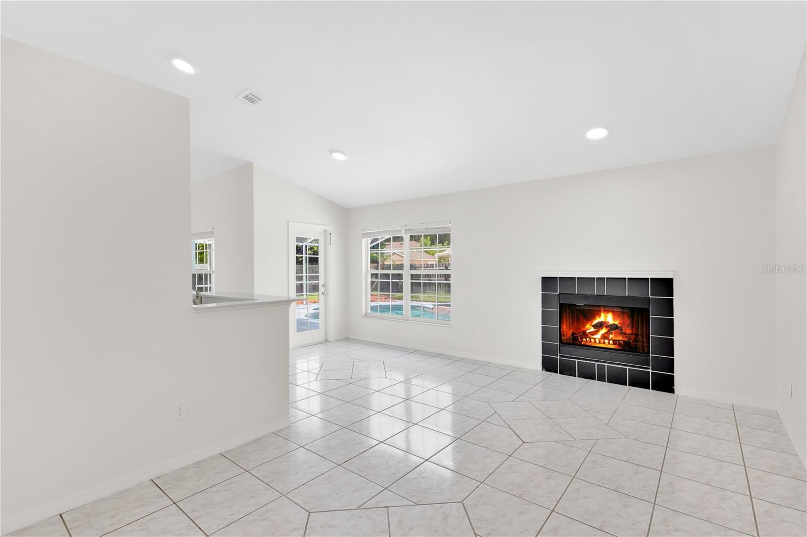 1097 Depot Ct Property Photo 13