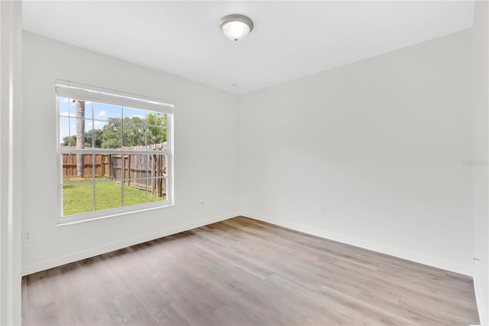 1097 Depot Ct Property Photo 24