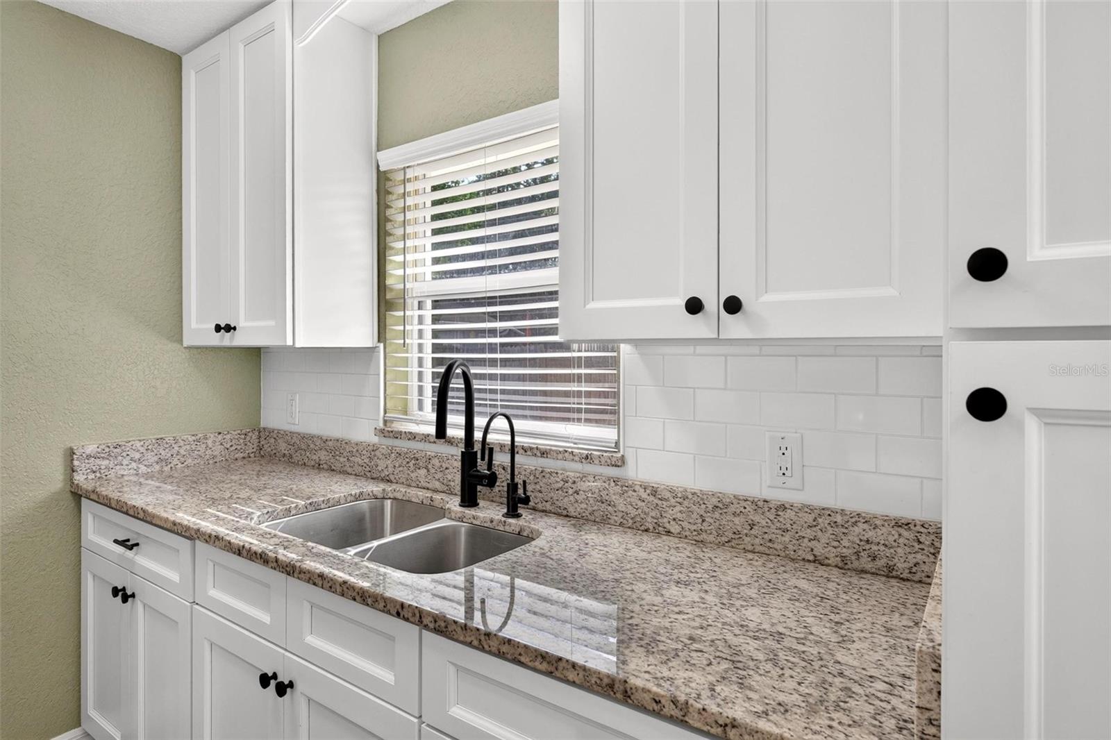 1125 N Tremain St Property Photo 5