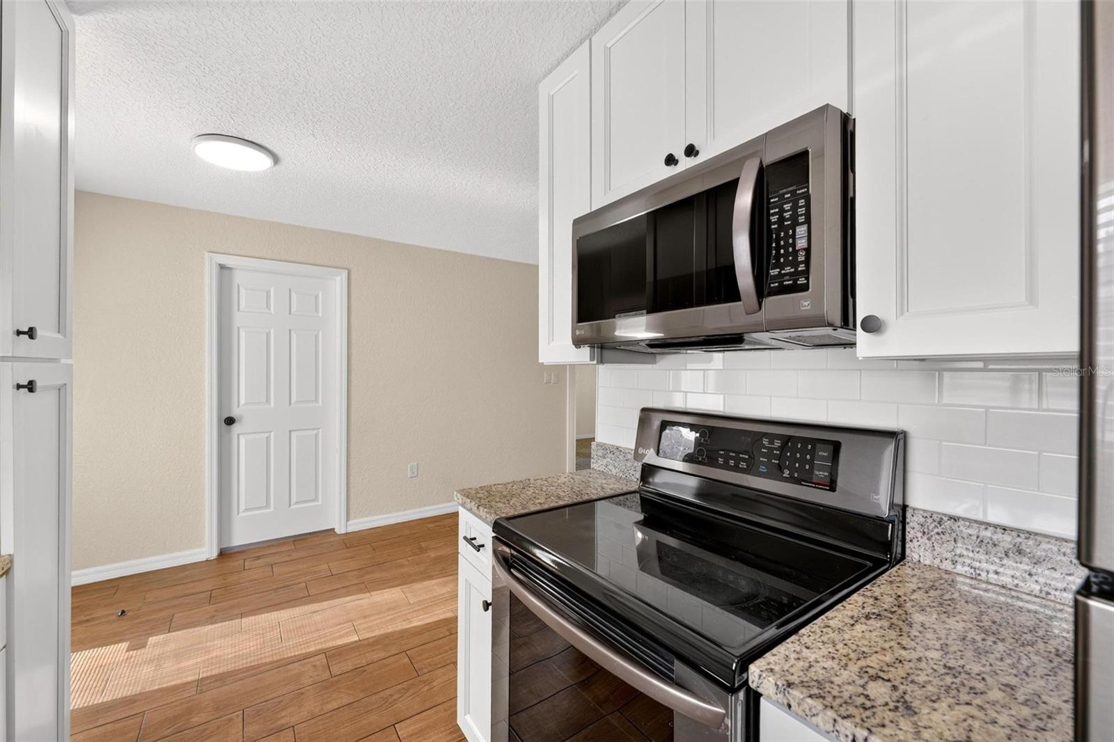 1125 N Tremain St Property Photo 10