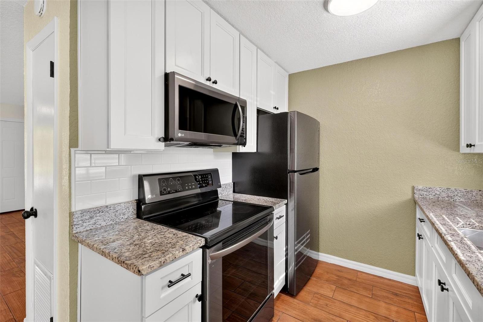 1125 N Tremain St Property Photo 11