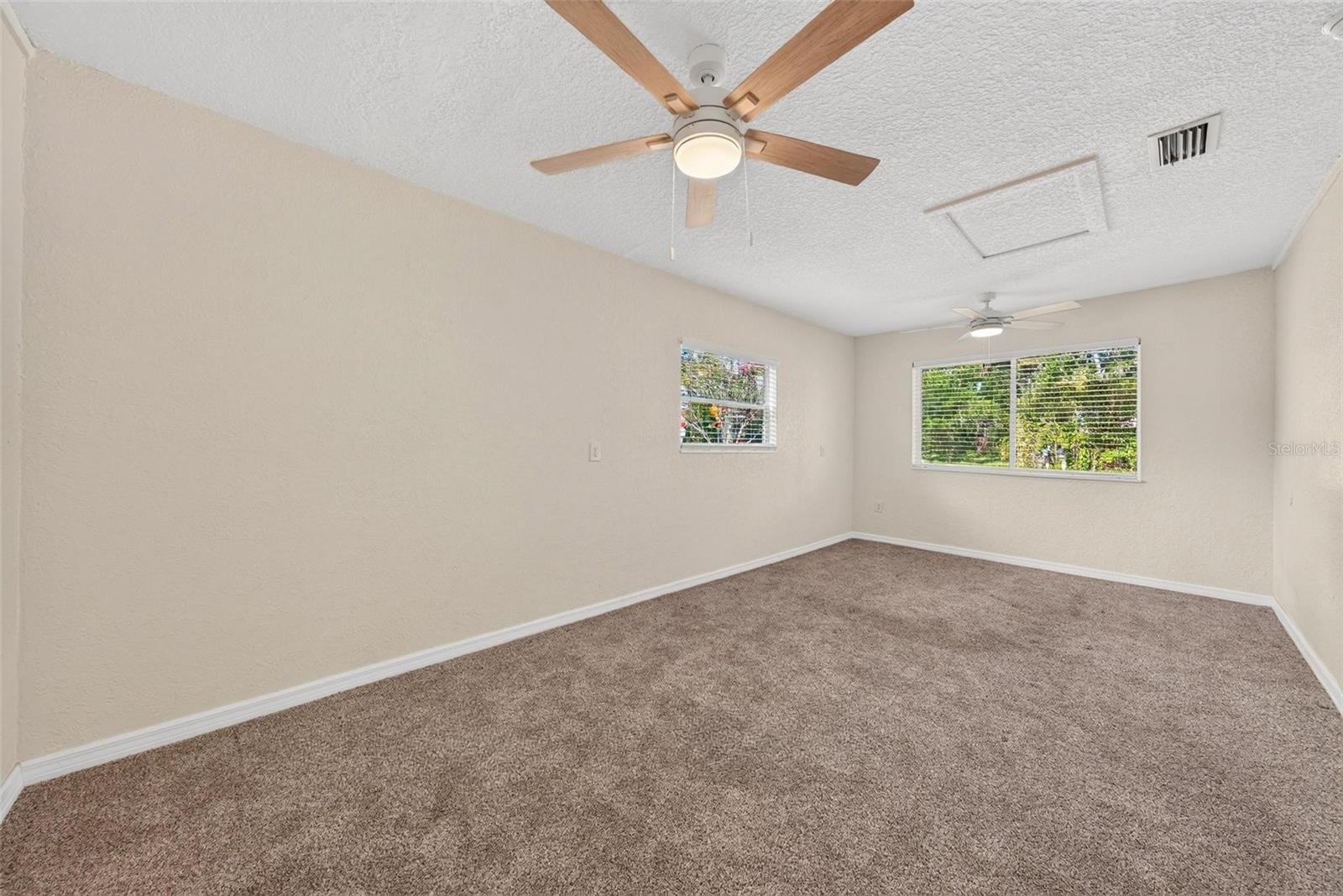 1125 N Tremain St Property Photo 16