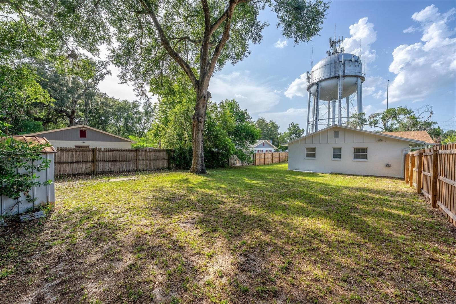 1125 N Tremain St Property Photo 17