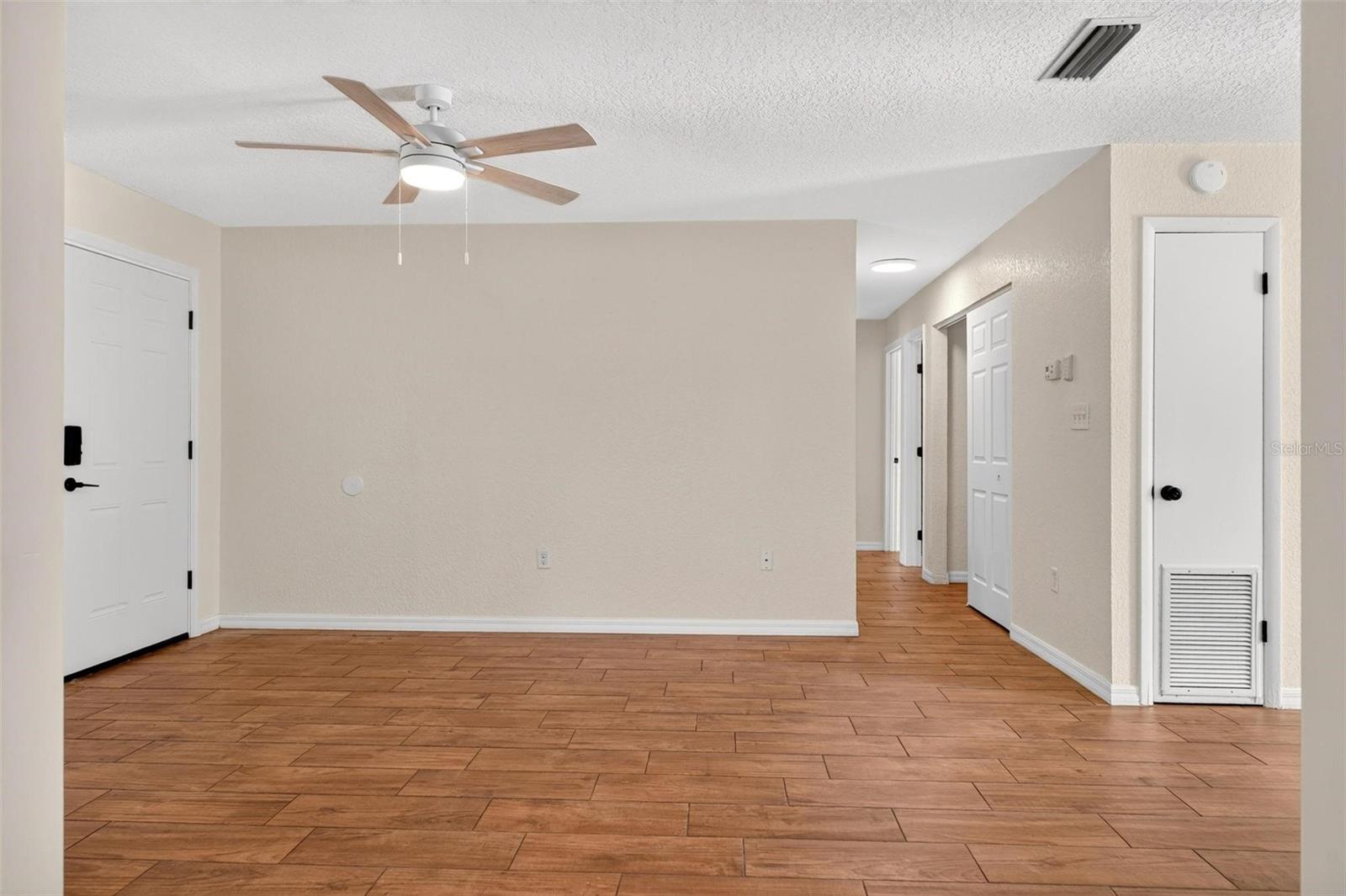 1125 N Tremain St Property Photo 34