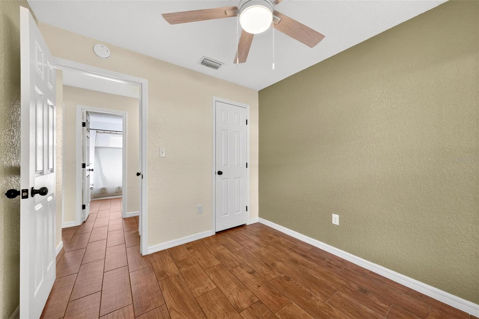 1125 N Tremain St Property Photo 37
