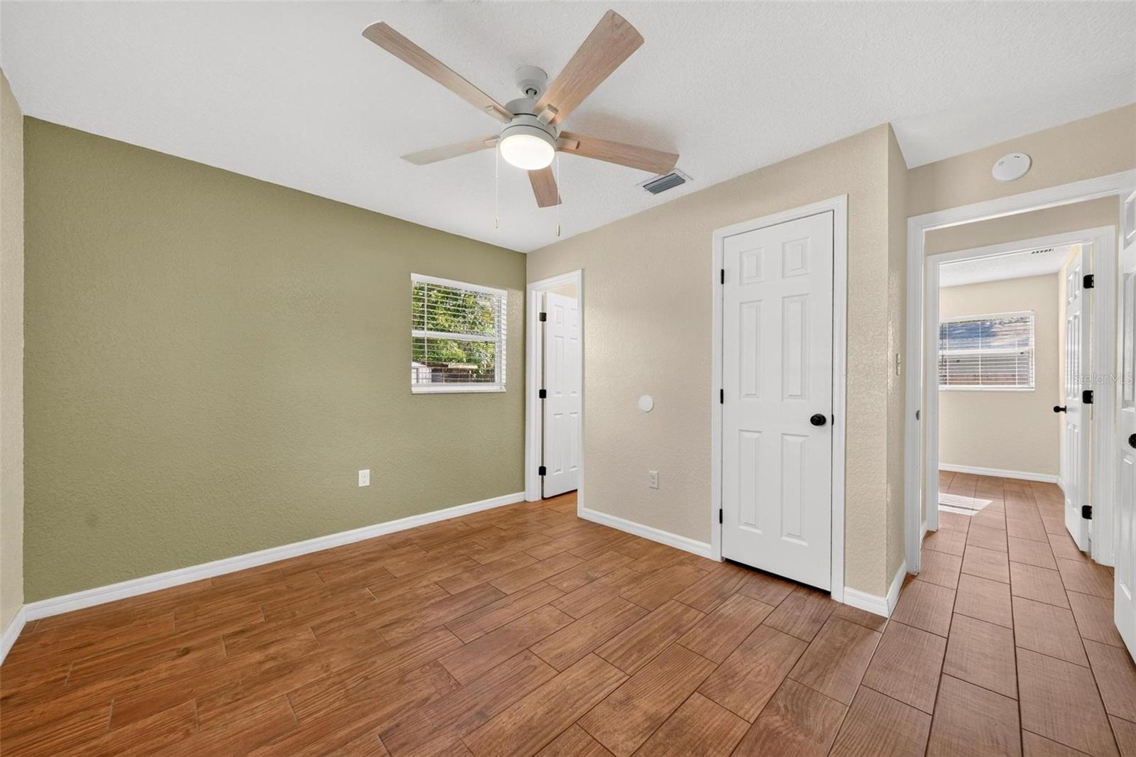 1125 N Tremain St Property Photo 41