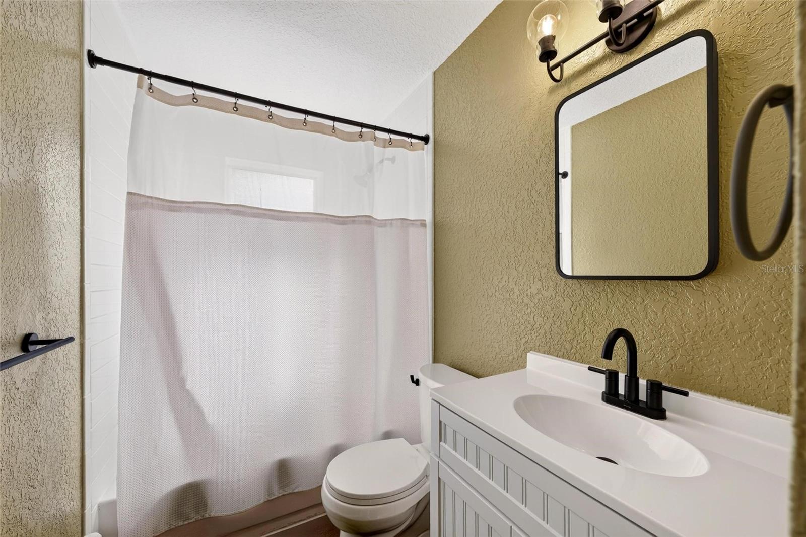 1125 N Tremain St Property Photo 53