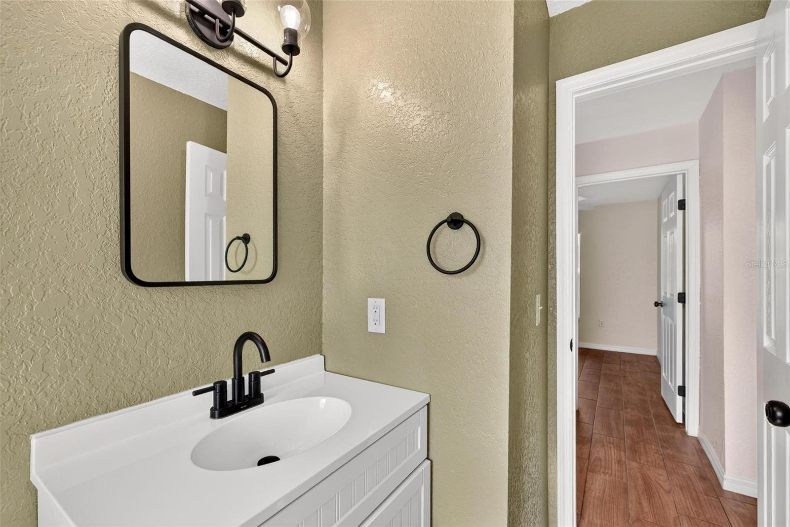 1125 N Tremain St Property Photo 54