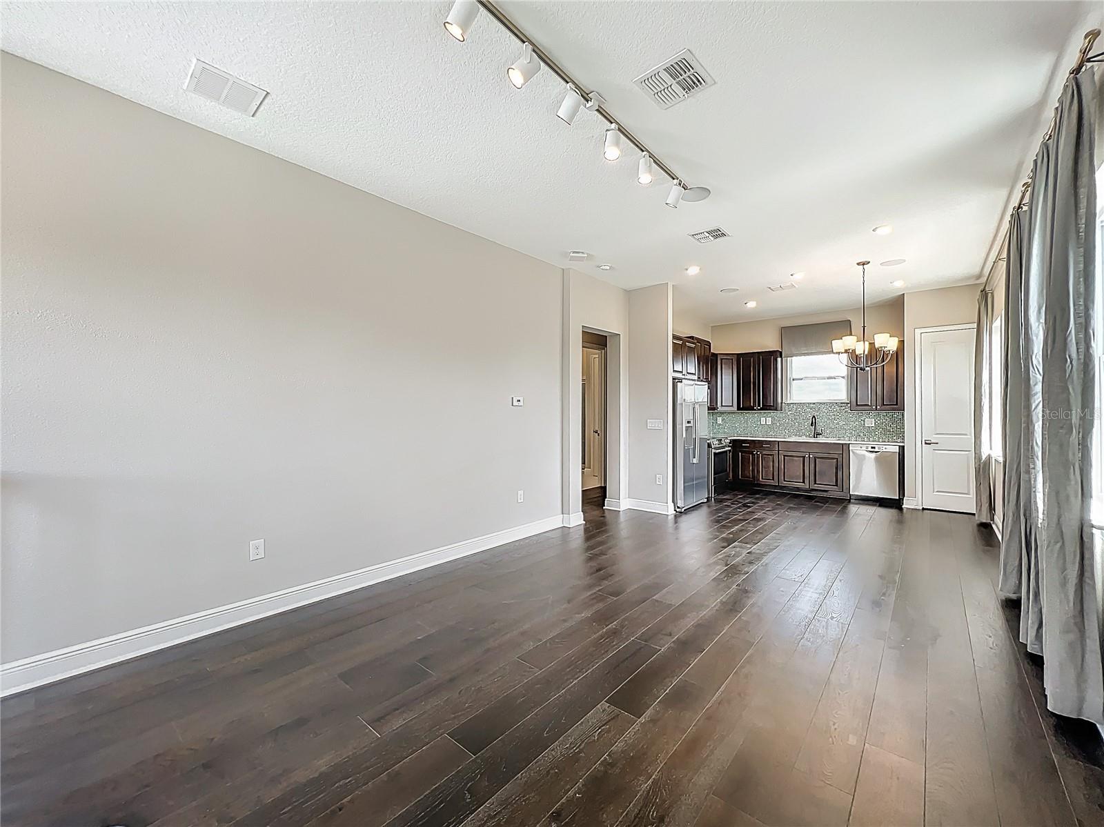 13450 Gabor Ave Property Photo 6