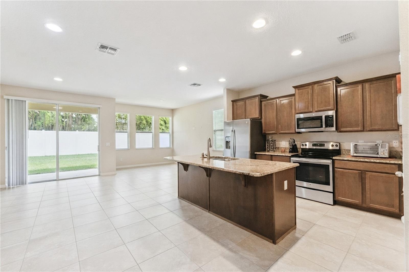 1224 Peterson Pl Property Photo 6