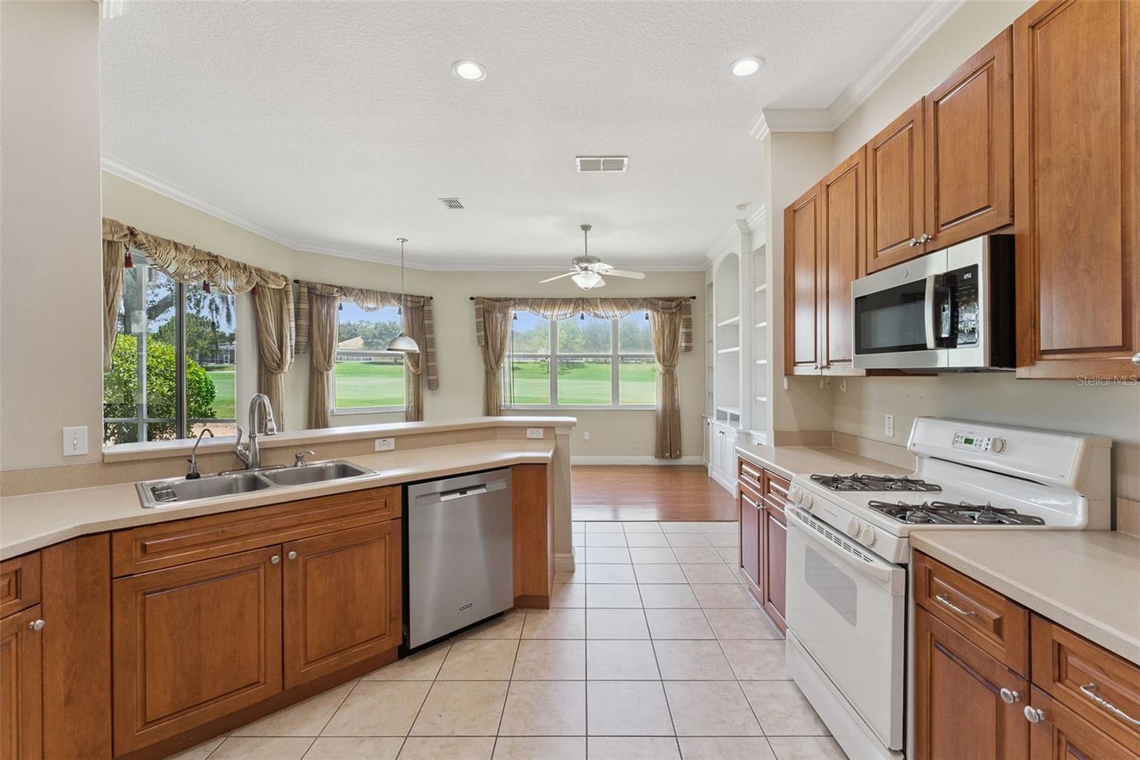 1028 Everest St Property Photo 15