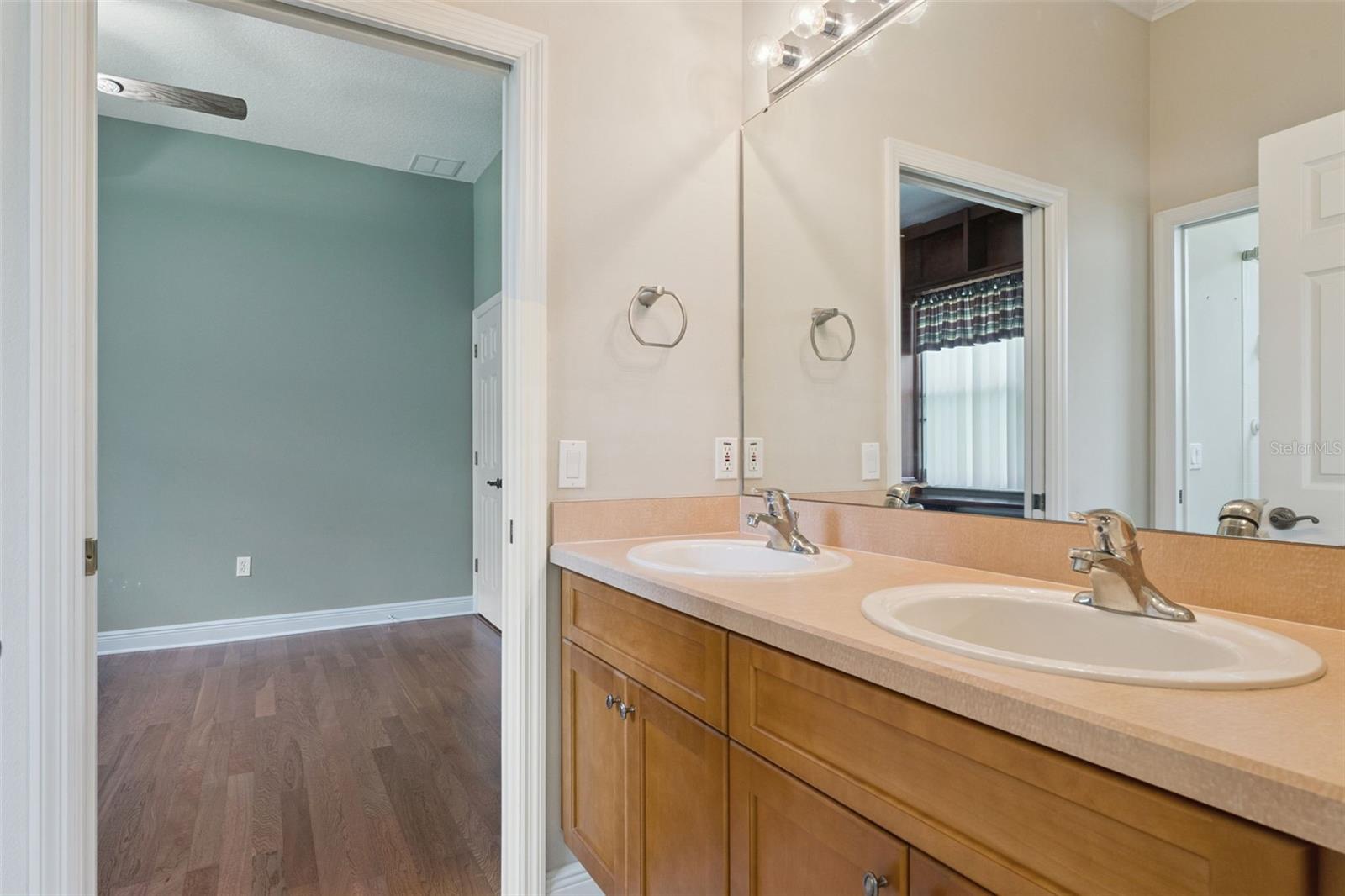 1028 Everest St Property Photo 27