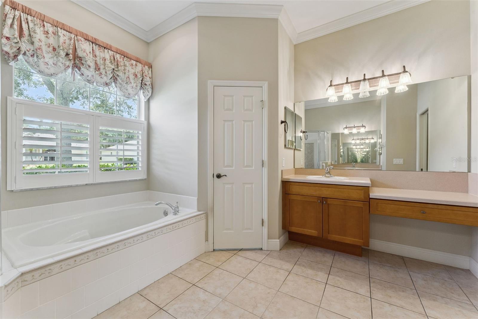 1028 Everest St Property Photo 28