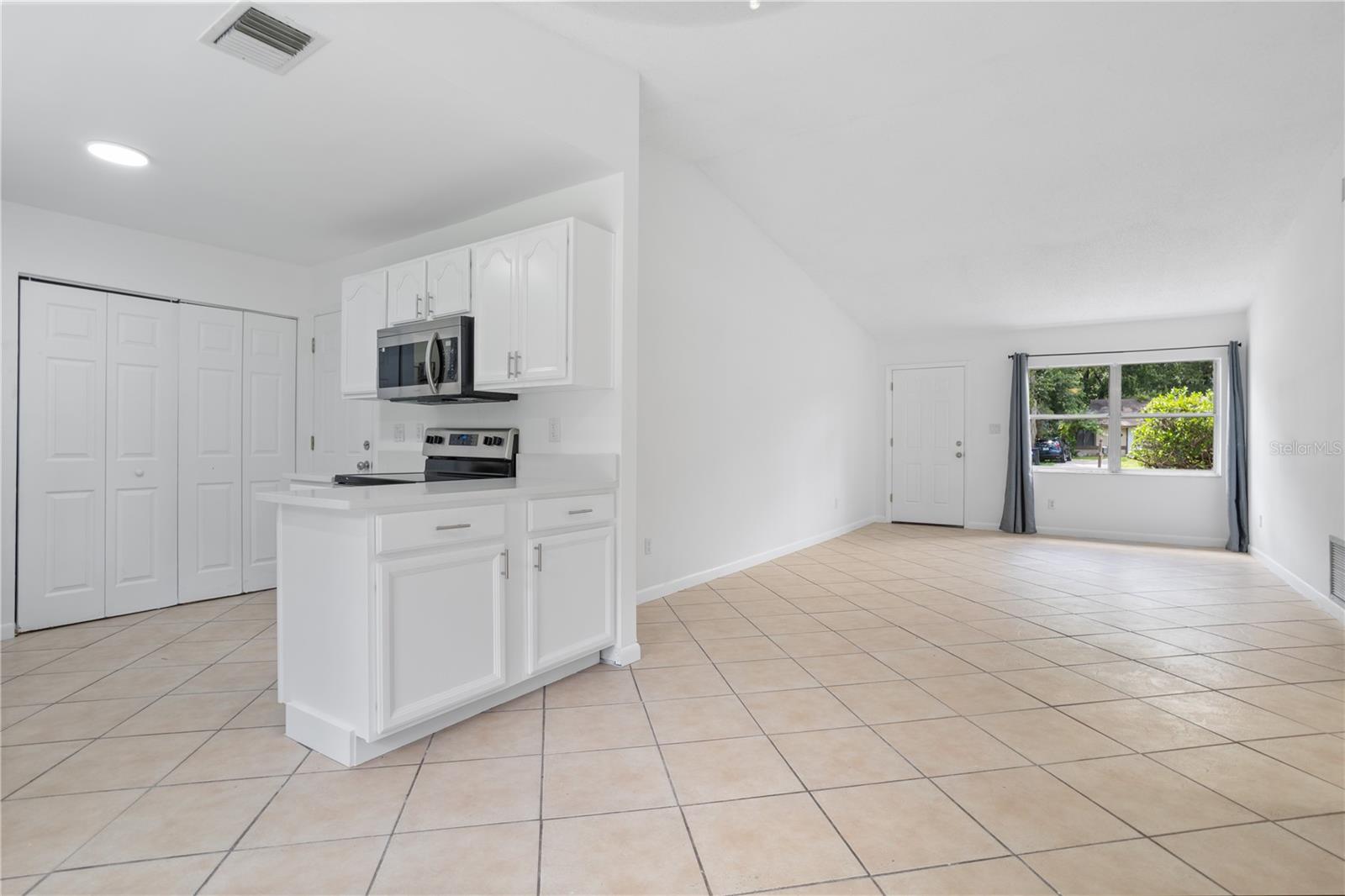 1921 Bonneville Dr Property Photo 7