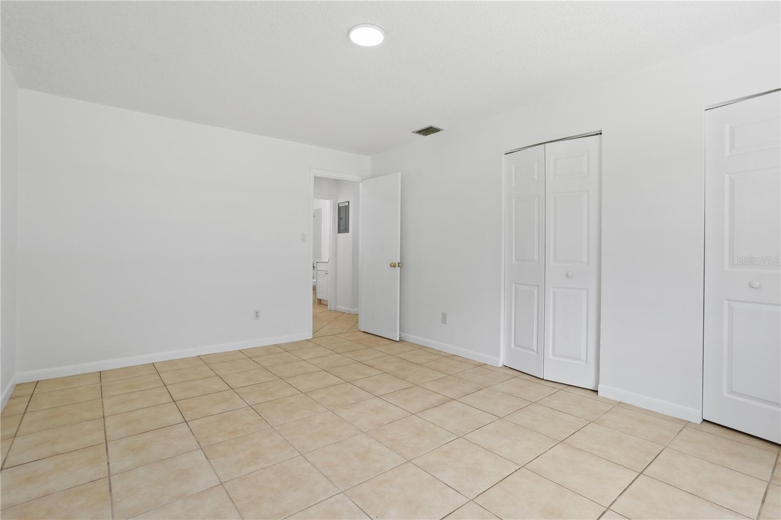 1921 Bonneville Dr Property Photo 11