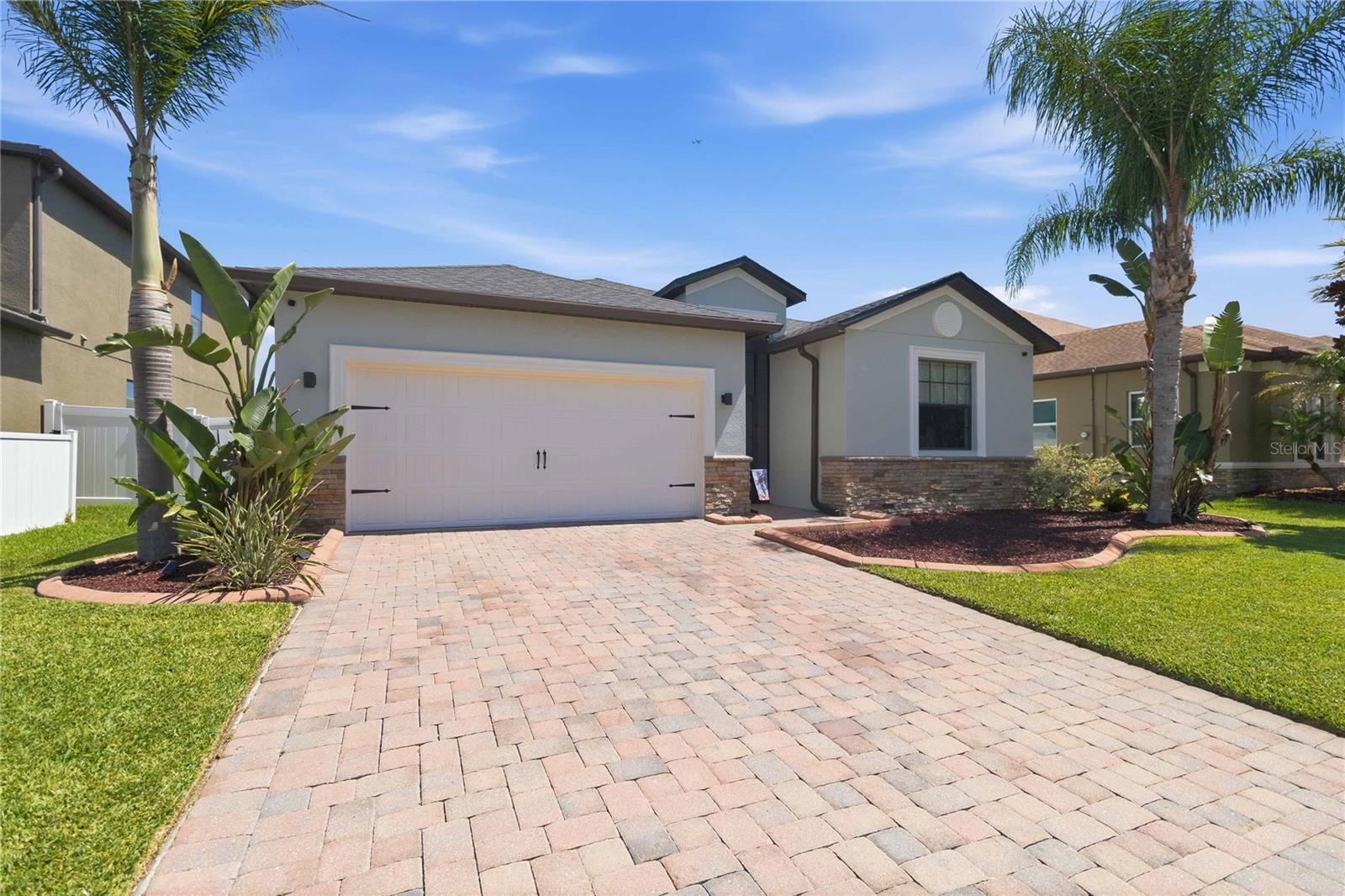 4355 Summer Breeze Way Property Photo 3