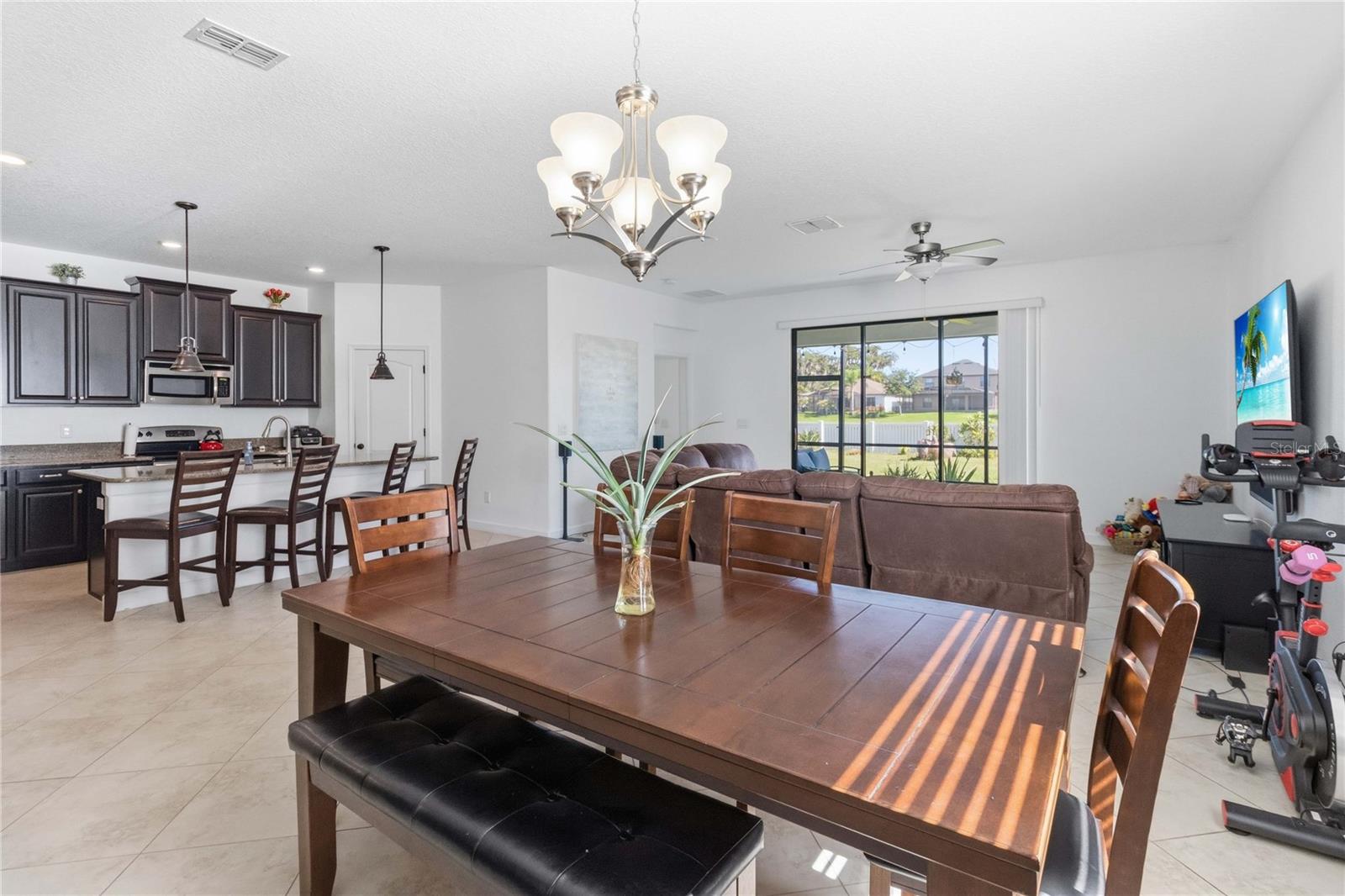 4355 Summer Breeze Way Property Photo 7
