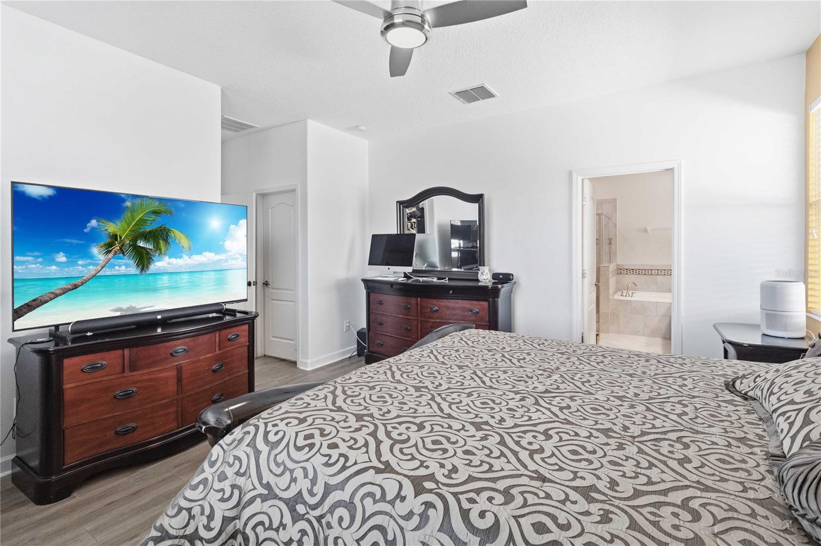 4355 Summer Breeze Way Property Photo 18